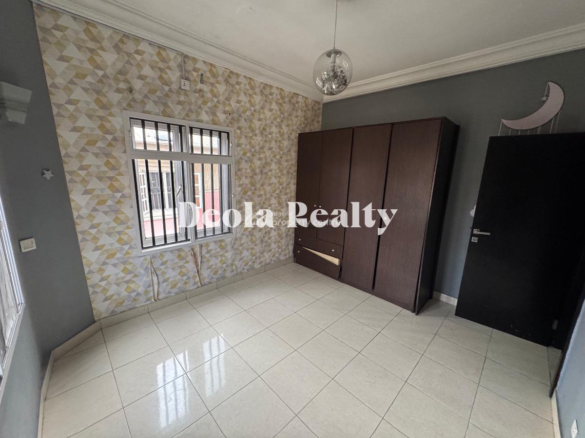 an Executive 4 Bedroom Maisonette with Rooftop Terrace, U3 Estate, Lekki Right Right Side, Oniru, Victoria Island (vi), Lagos, Flat / Apartment for Rent