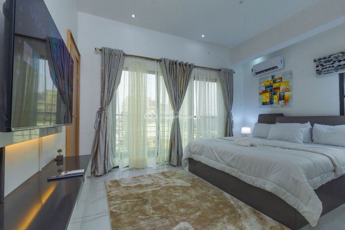 2 Bedroom Apartment with Ps5 and Other Top Notch Amenities Available F, Lekki Phase 1, Lekki, Lagos, Flat / Apartment Short Let