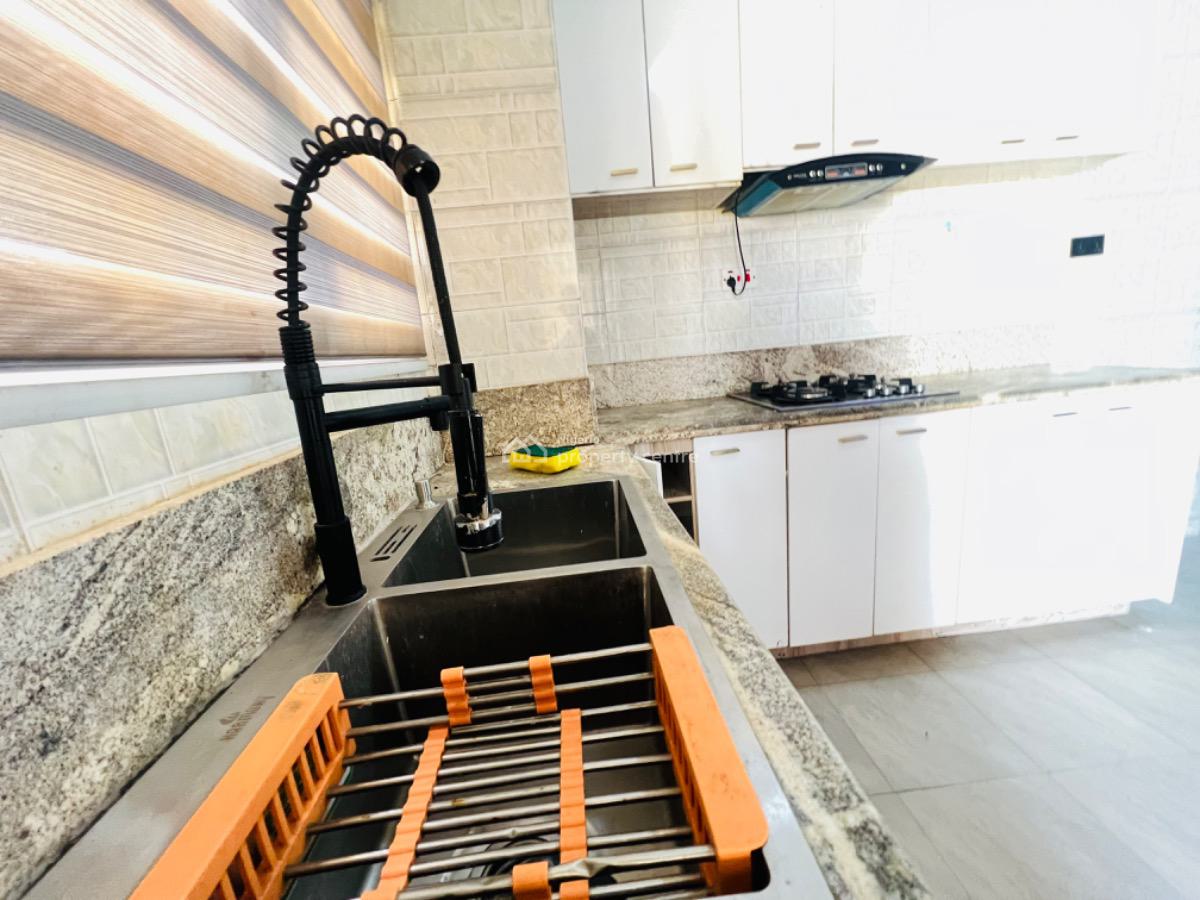 Well Furnished 3 Bedroom Flat, Guzape District, Abuja, Flat / Apartment for Rent