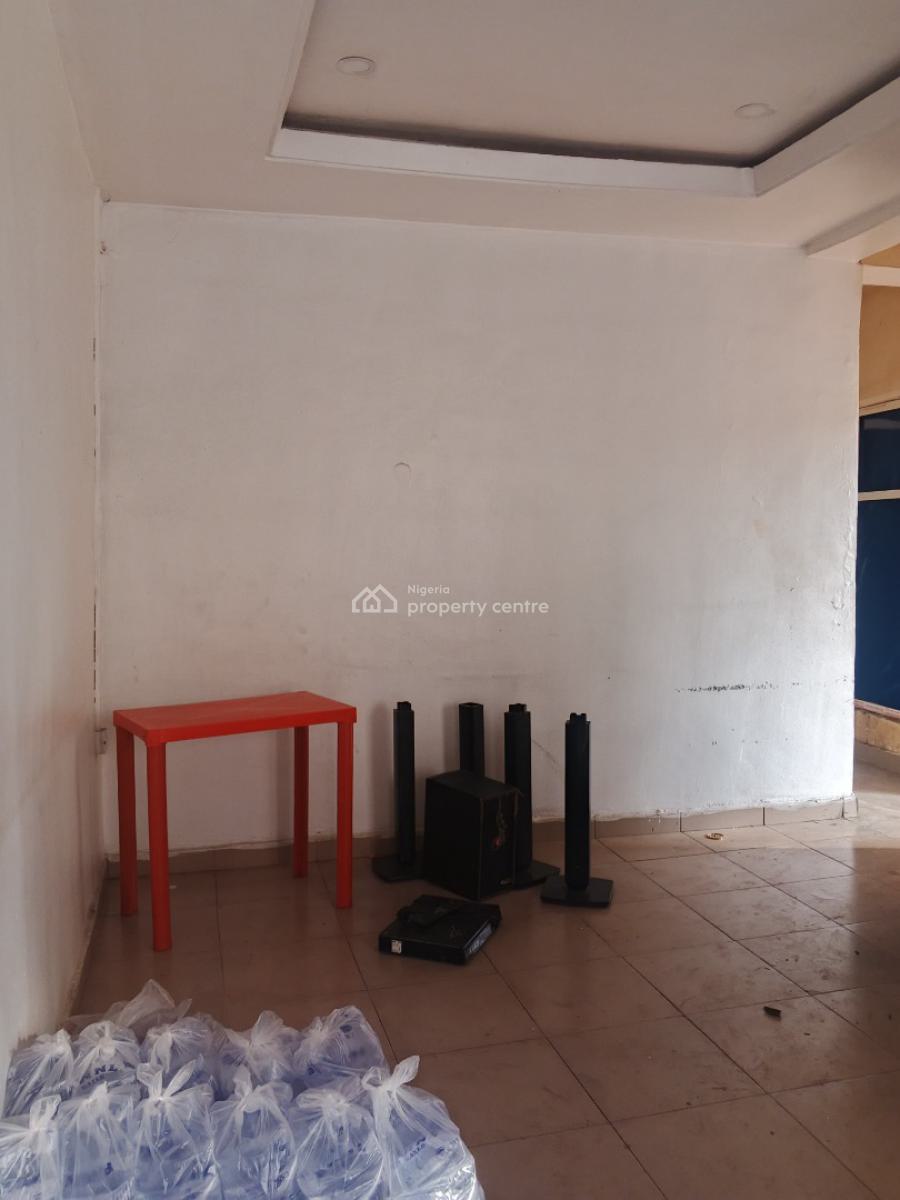 Two Bedroom Flat Available in a Good Area, Alagomeji, Alagomeji, Yaba, Lagos, Flat / Apartment for Rent