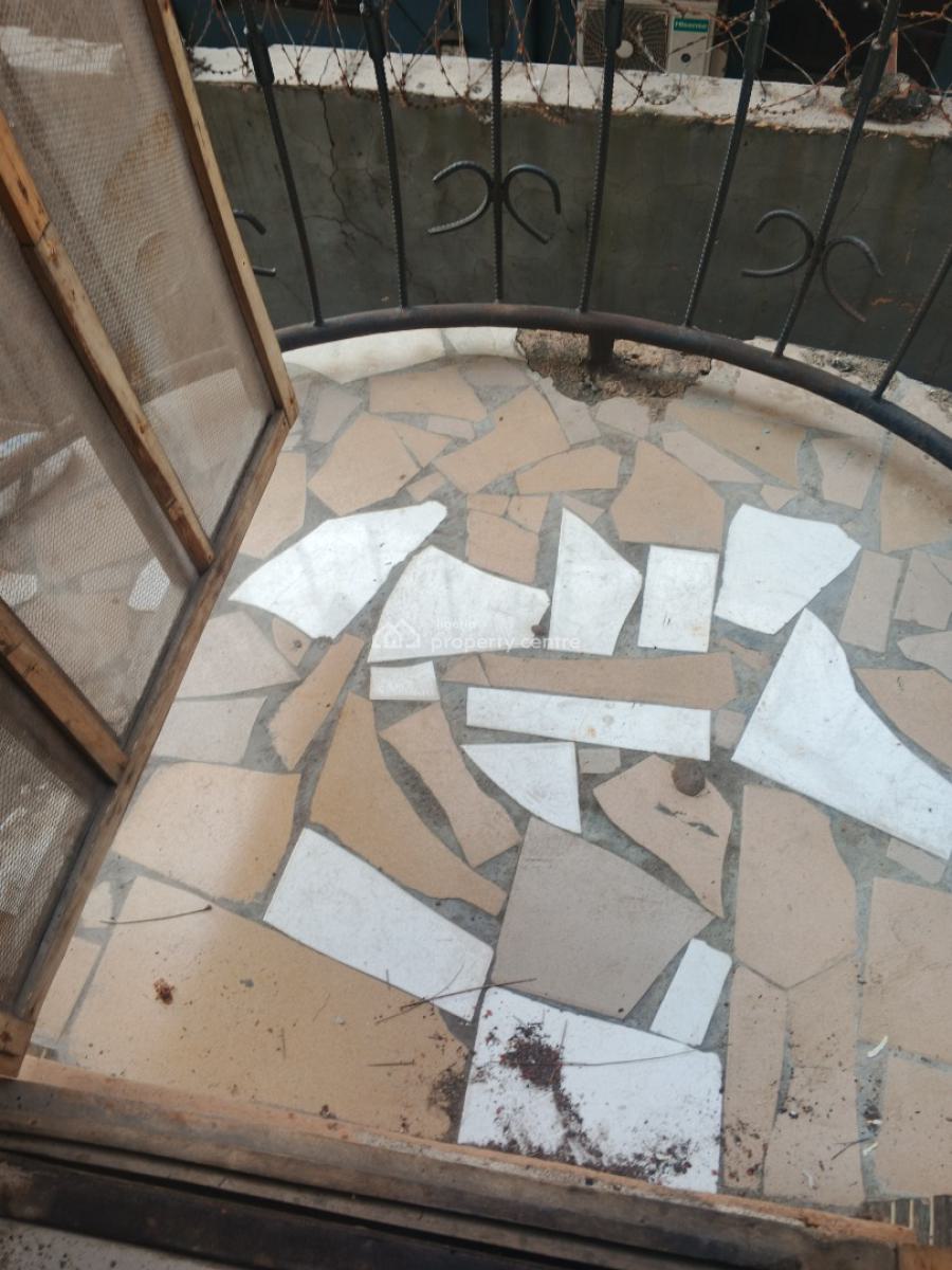 Two Bedroom Flat Available in a Good Area, Alagomeji, Alagomeji, Yaba, Lagos, Flat / Apartment for Rent