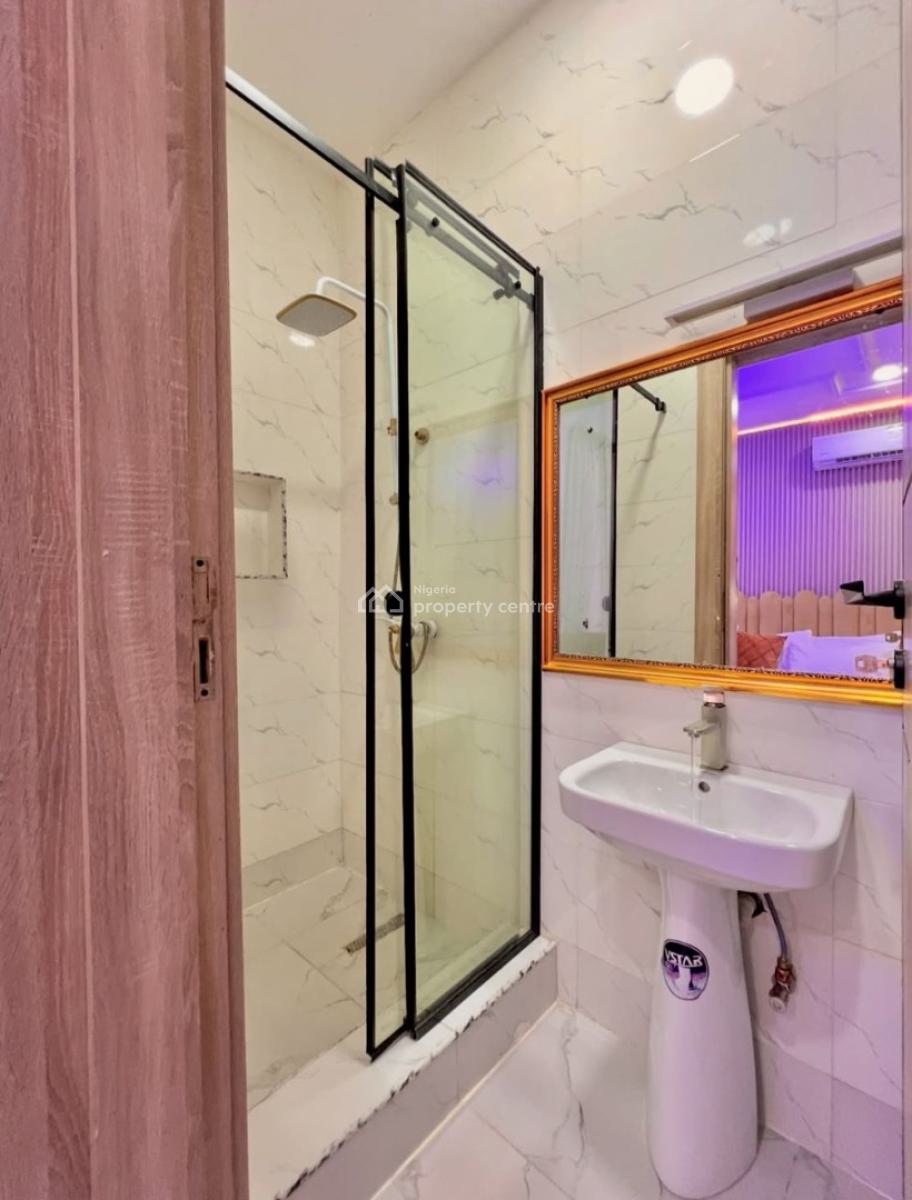 Luxury Furnished 3bedroom Apartment, Off Admiralty, Lekki Phase 1, Lekki, Lagos, Flat / Apartment Short Let