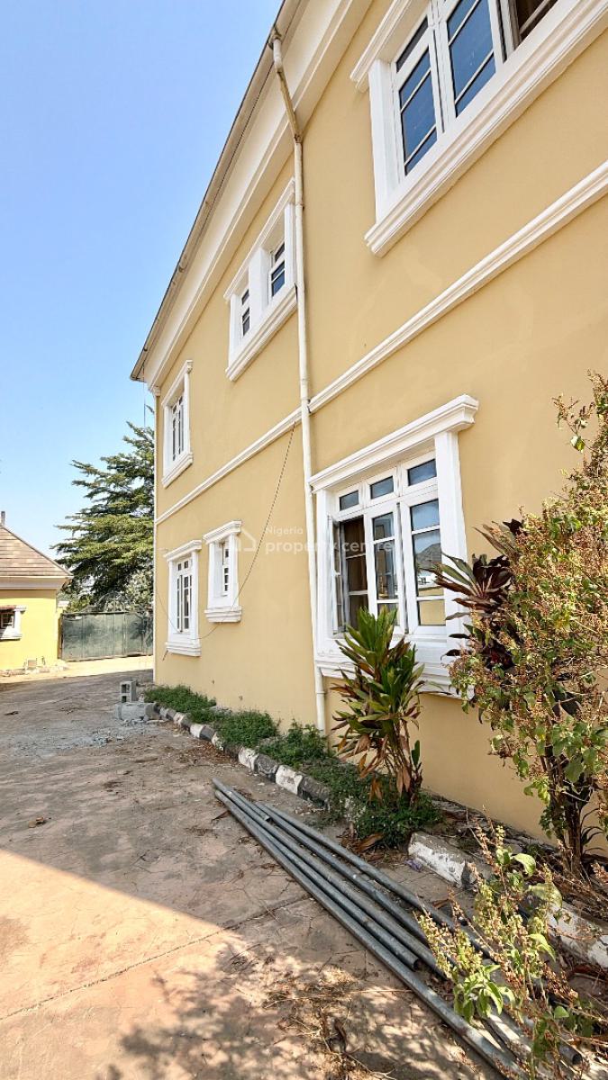 Diplomatic-grade 8-bedroom Luxury Residence with 2-units  2-bedroom, Guzape, Guzape District, Abuja, Detached Duplex for Rent