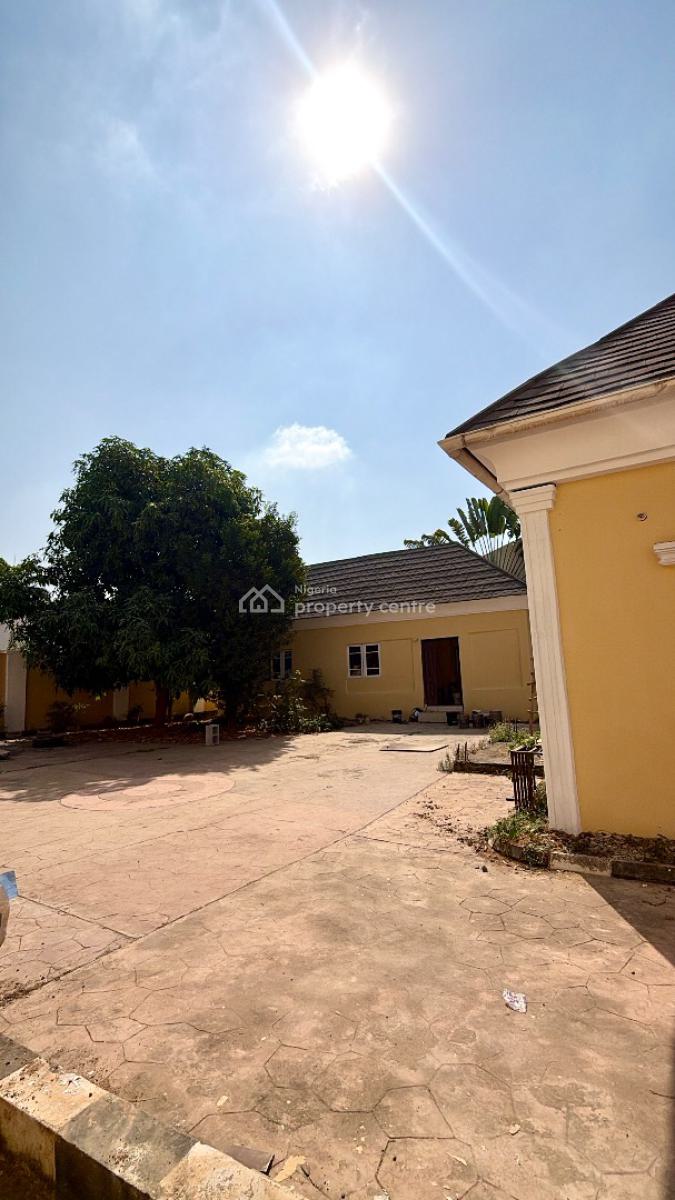 Diplomatic-grade 8-bedroom Luxury Residence with 2-units  2-bedroom, Guzape, Guzape District, Abuja, Detached Duplex for Rent