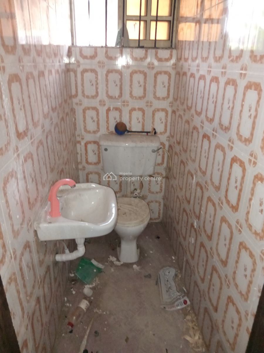 Renovated 2 Bedroom Bungalow, Ogombo, Ajah, Lagos, Flat / Apartment for Rent