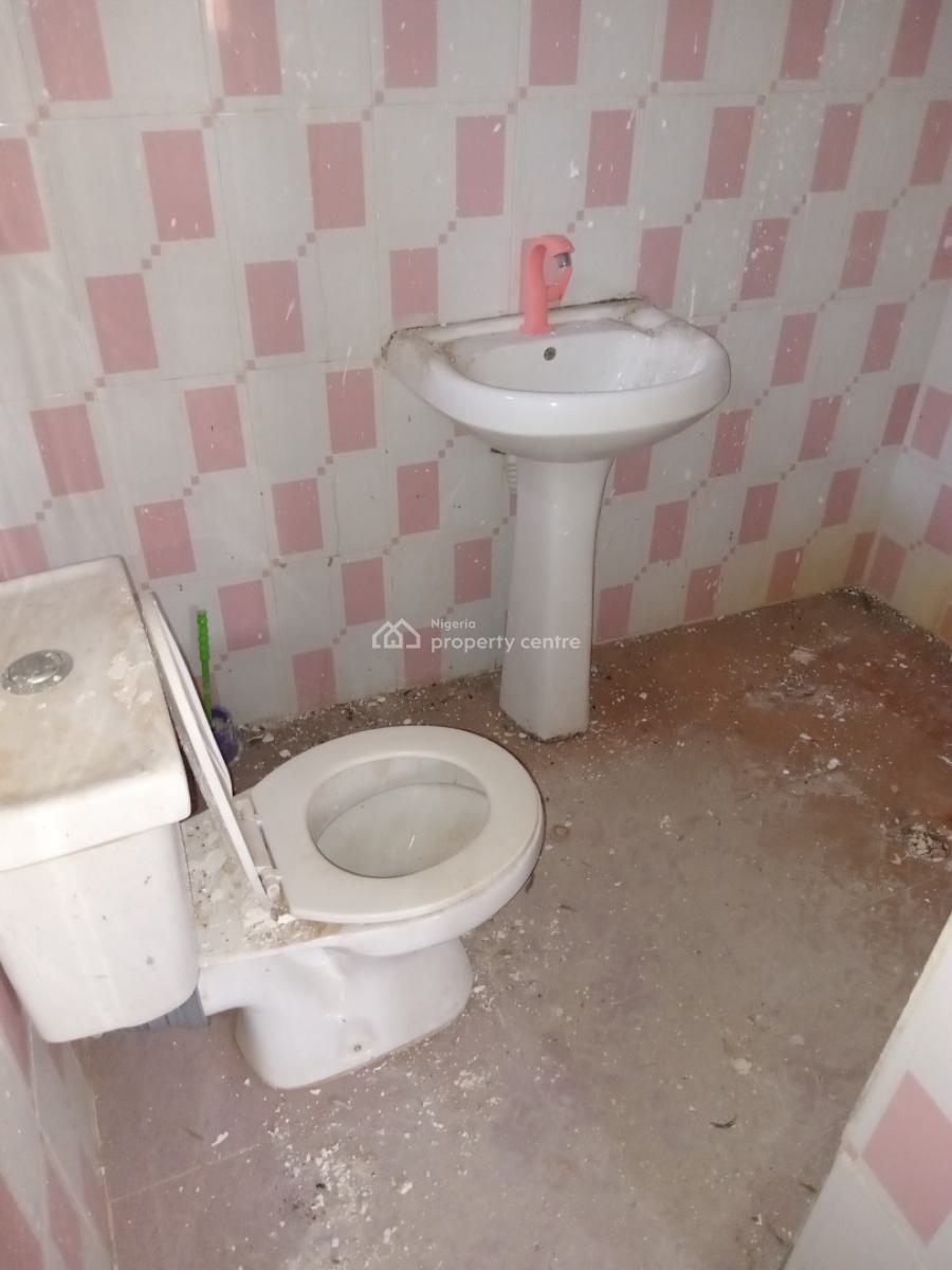 Renovated 2 Bedroom Bungalow, Ogombo, Ajah, Lagos, Flat / Apartment for Rent
