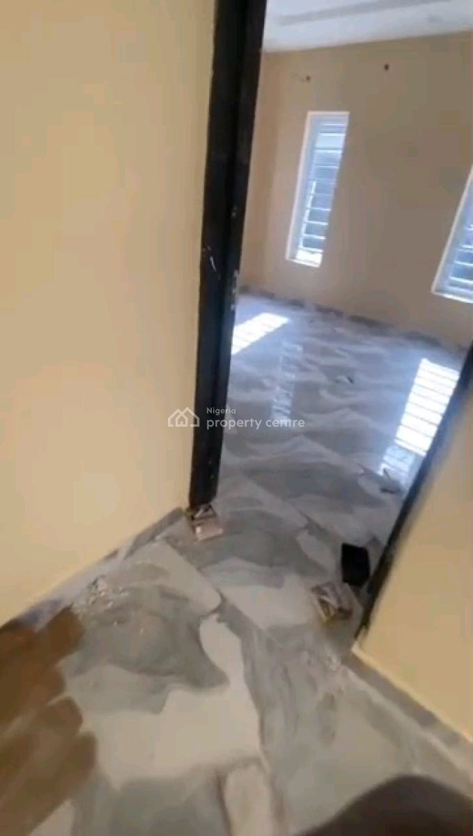 3bedroom Upstairs, All Room Ensuite, Burger King, Off Herbert Macauley Way, Alagomeji, Yaba, Lagos, Flat / Apartment for Rent