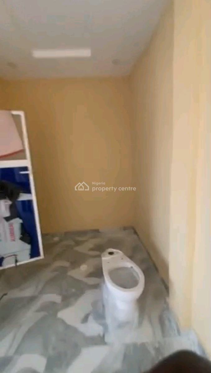 3bedroom Upstairs, All Room Ensuite, Burger King, Off Herbert Macauley Way, Alagomeji, Yaba, Lagos, Flat / Apartment for Rent