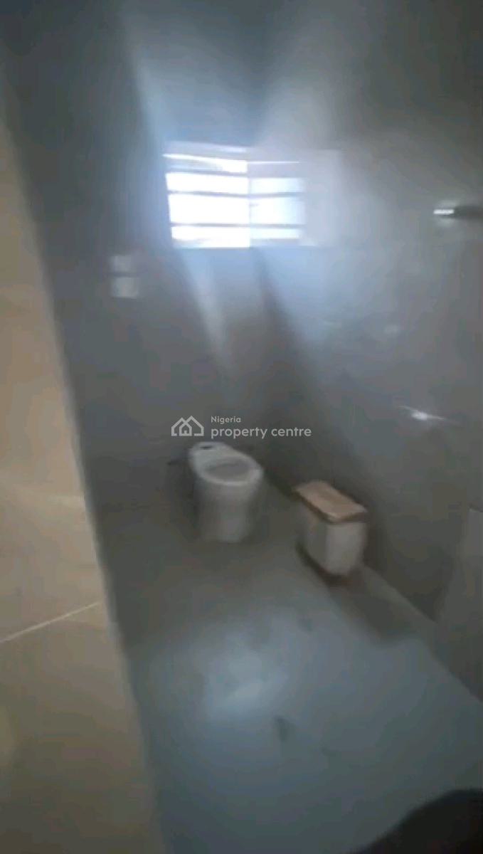 3bedroom Upstairs, All Room Ensuite, Burger King, Off Herbert Macauley Way, Alagomeji, Yaba, Lagos, Flat / Apartment for Rent