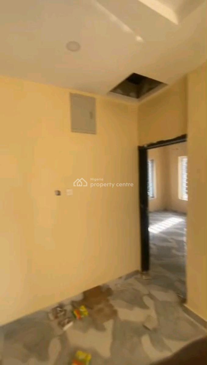 3 Bedroom Upstairs, All Room Ensuite, Balcony, Pop, Screeded Wall, Burger King, Off Herbert Macauley Way, Alagomeji, Yaba, Lagos, Flat / Apartment for Rent