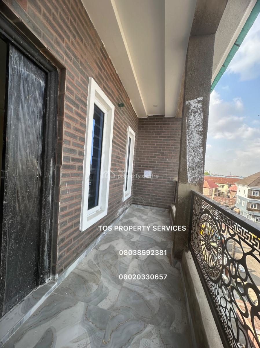 Spacious 3 Bedroom Apartment + Balconies, Sabo-alagomeji, Alagomeji, Yaba, Lagos, Flat / Apartment for Rent