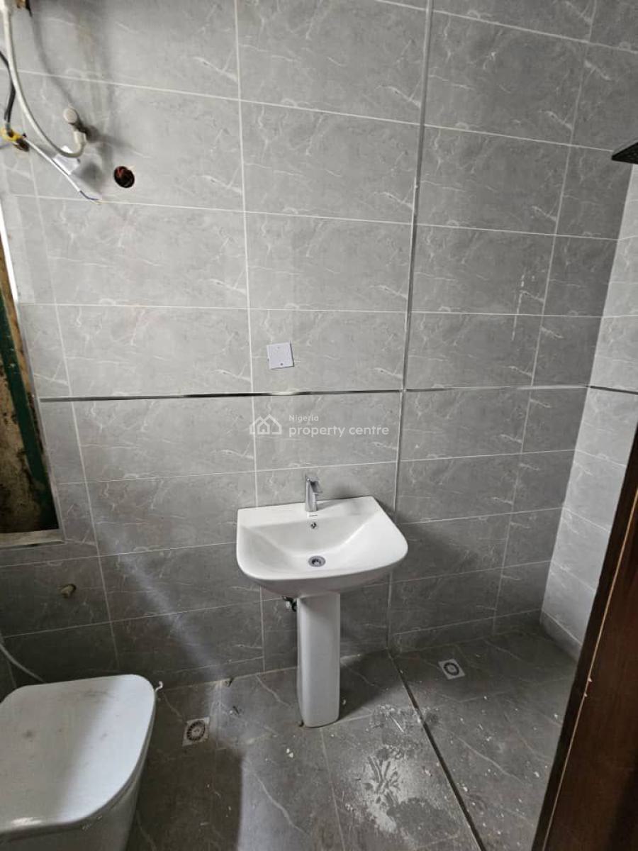 Nicely Built 2 Bedroom Apartment, Surulere, Lagos, Flat / Apartment for Sale