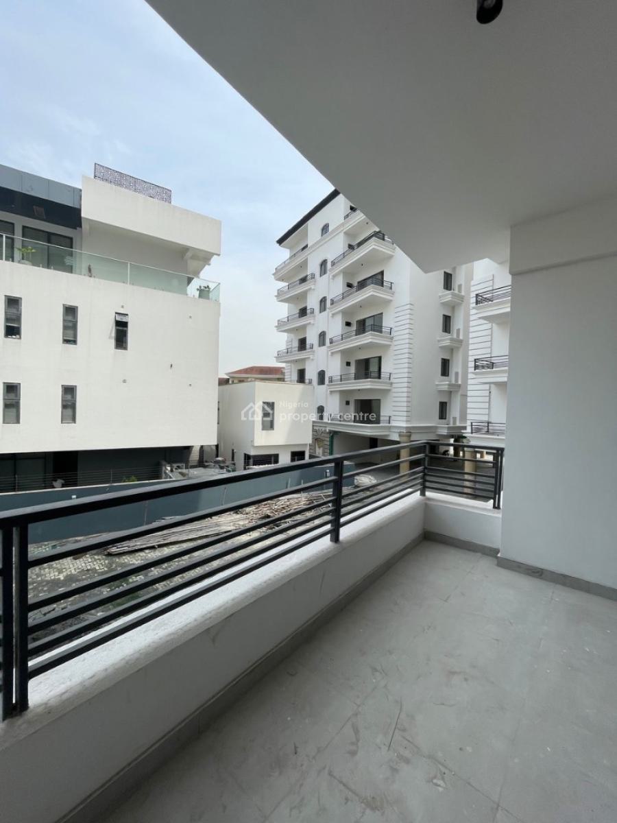 Aesthetically Pleasing 3 Bedroom Penthouse with Swimming Pool, Aesthetically Pleasing 3 Bedroom Penthouse with Swimming Pool, Lekki Phase 1, Lekki, Lagos, Block of Flats for Sale