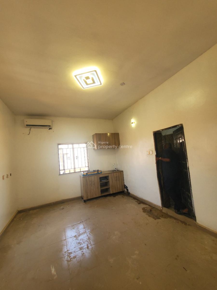 Luxury Studio Apartment on The 1st Floor, Gaduwa, Abuja, Self Contain (single Rooms) for Rent