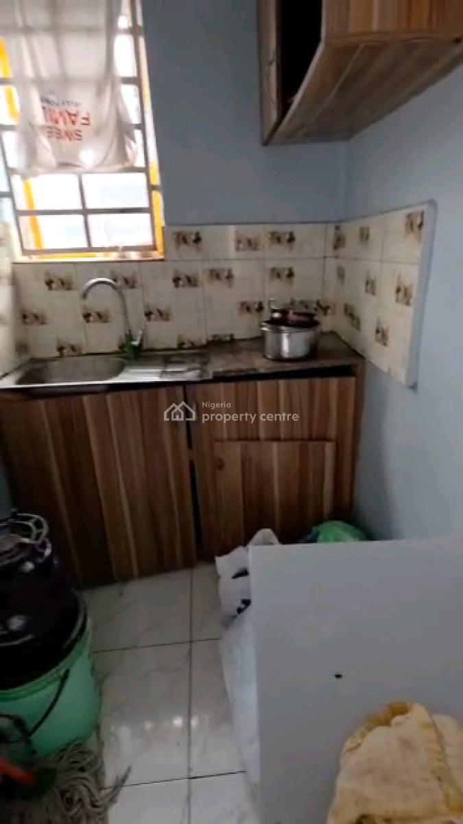 Spacious Self Contain, Abule Ijesha, Yaba, Lagos, Self Contain (single Rooms) for Rent