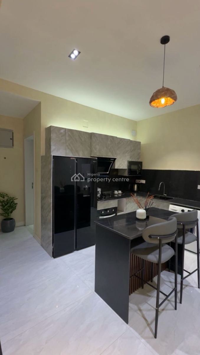 2 Bedroom Apartment at Lekki Phase 1, Lekki Phase 1, Lekki, Lagos, Flat / Apartment Short Let