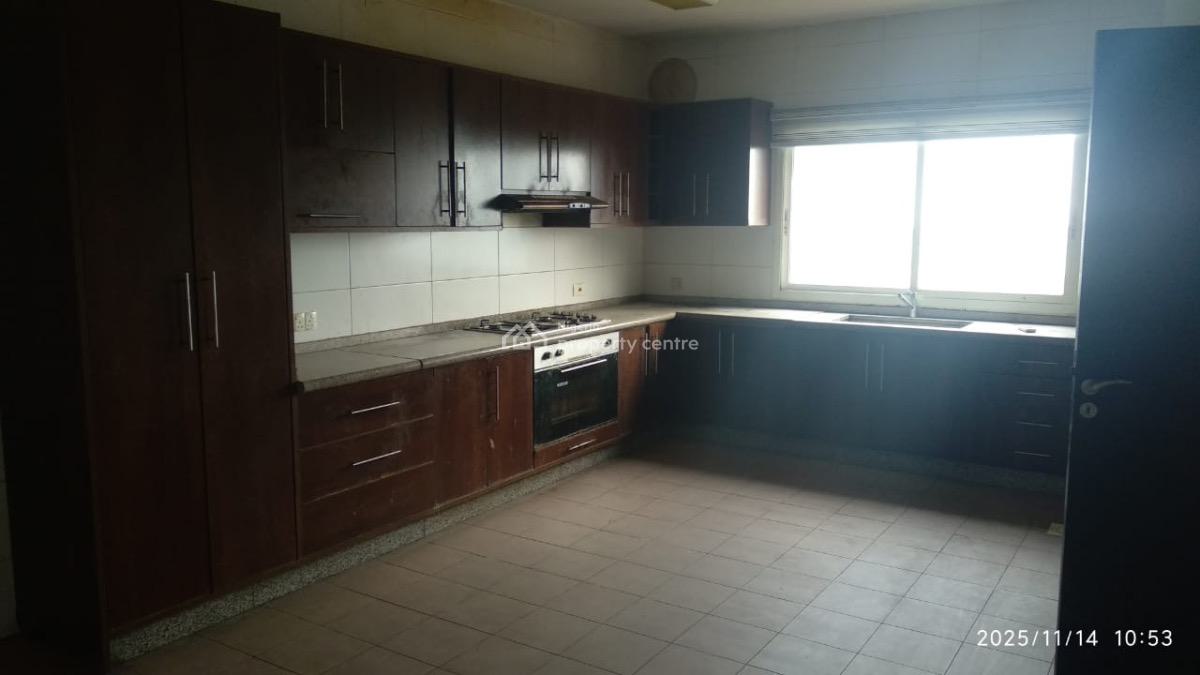 3bedroom Apartment Accompanied By a Boys Quarter in Ikoyi, Old Ikoyi ,lagos ,nigeria, Ikoyi, Lagos, Flat / Apartment for Rent