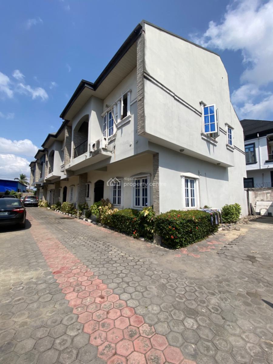 Self Serviced Spacious 3 Bedrooms Flats, Ikota Lekki, Ikota, Lekki, Lagos, Flat / Apartment for Rent