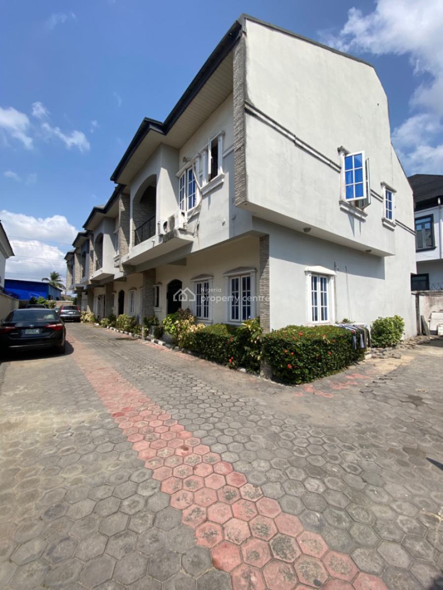 Self Serviced Spacious 3 Bedrooms Flats, Ikota Lekki, Ikota, Lekki, Lagos, Flat / Apartment for Rent
