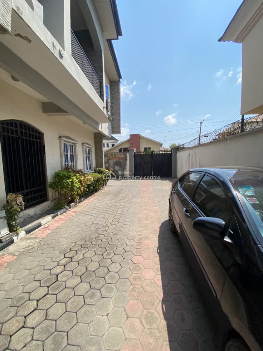 Self Serviced Spacious 3 Bedrooms Flats, Ikota Lekki, Ikota, Lekki, Lagos, Flat / Apartment for Rent