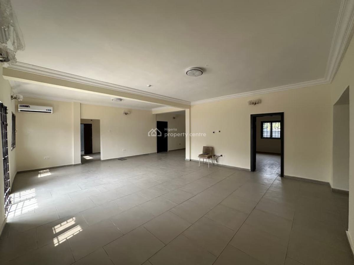 Executive 3-bedroom Apartment, Lekki Phase 1, Lekki, Lagos, Flat / Apartment for Rent