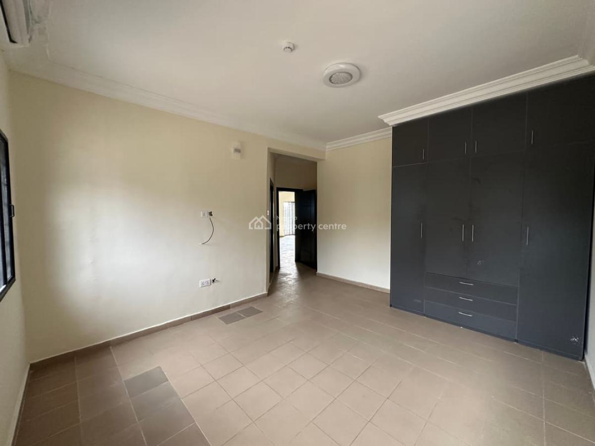 Executive 3-bedroom Apartment, Lekki Phase 1, Lekki, Lagos, Flat / Apartment for Rent