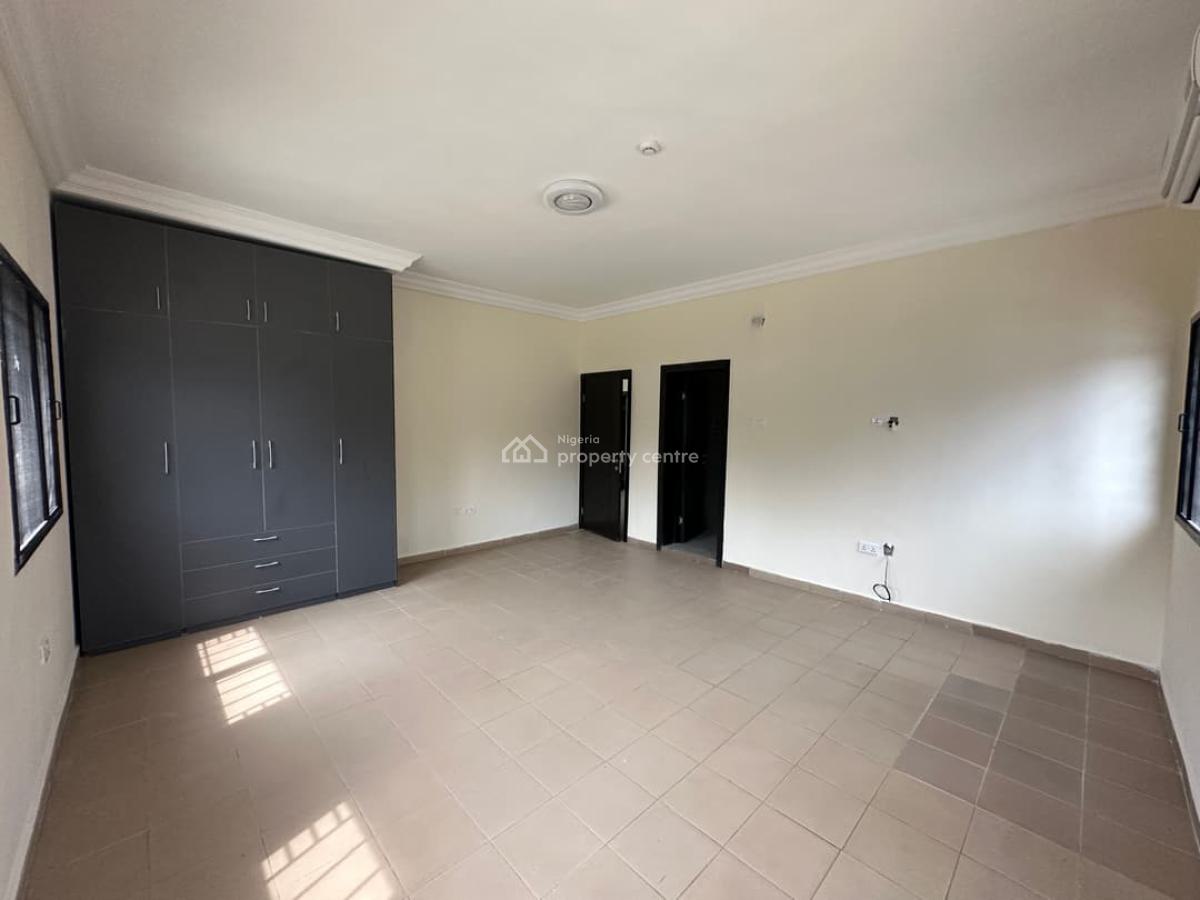 Executive 3-bedroom Apartment, Lekki Phase 1, Lekki, Lagos, Flat / Apartment for Rent