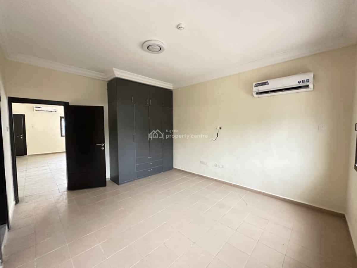 Executive 3-bedroom Apartment, Lekki Phase 1, Lekki, Lagos, Flat / Apartment for Rent