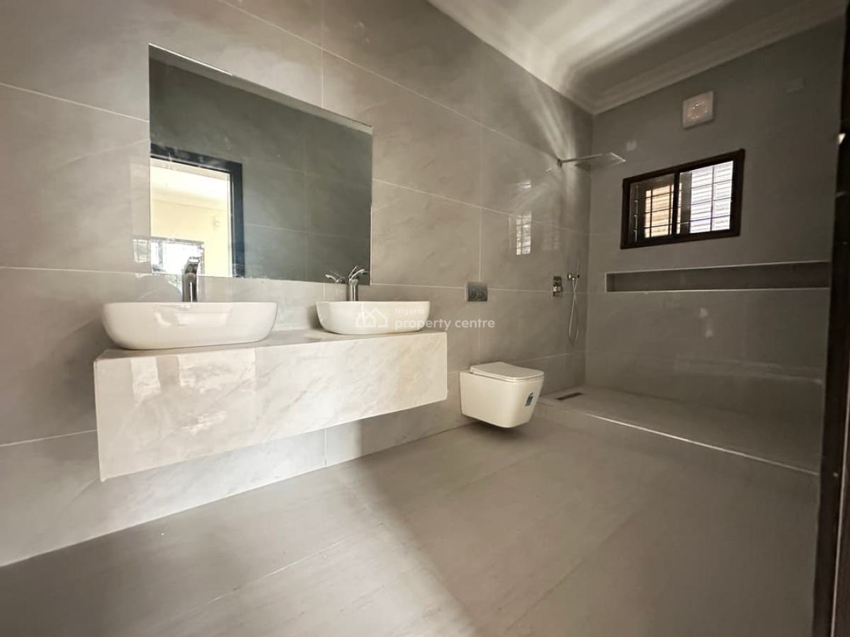 Executive 3-bedroom Apartment, Lekki Phase 1, Lekki, Lagos, Flat / Apartment for Rent