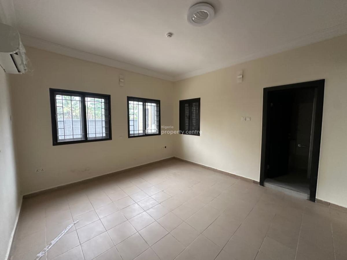 Executive 3-bedroom Apartment, Lekki Phase 1, Lekki, Lagos, Flat / Apartment for Rent