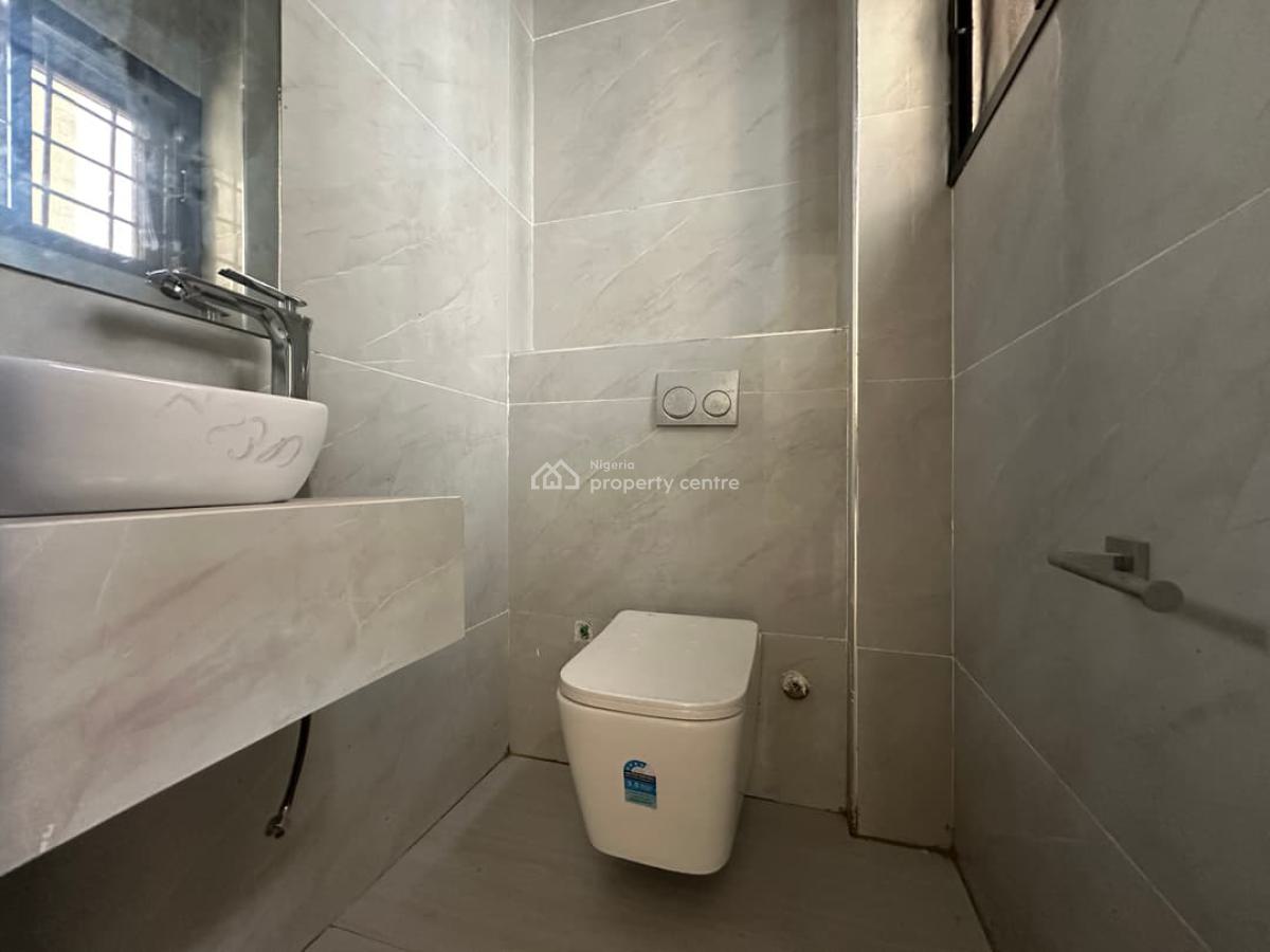 Executive 3-bedroom Apartment, Lekki Phase 1, Lekki, Lagos, Flat / Apartment for Rent