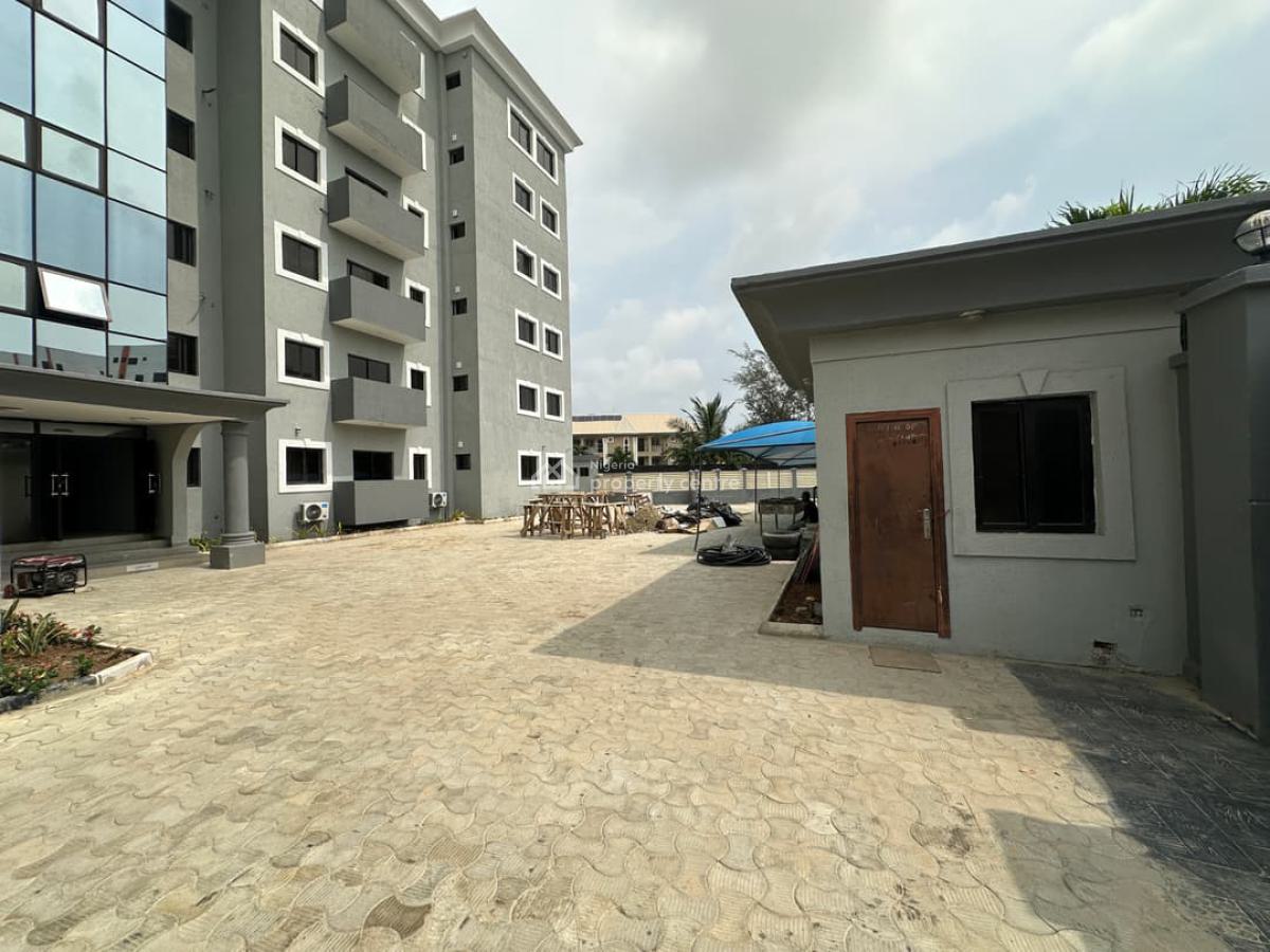 Executive 3-bedroom Apartment, Lekki Phase 1, Lekki, Lagos, Flat / Apartment for Rent