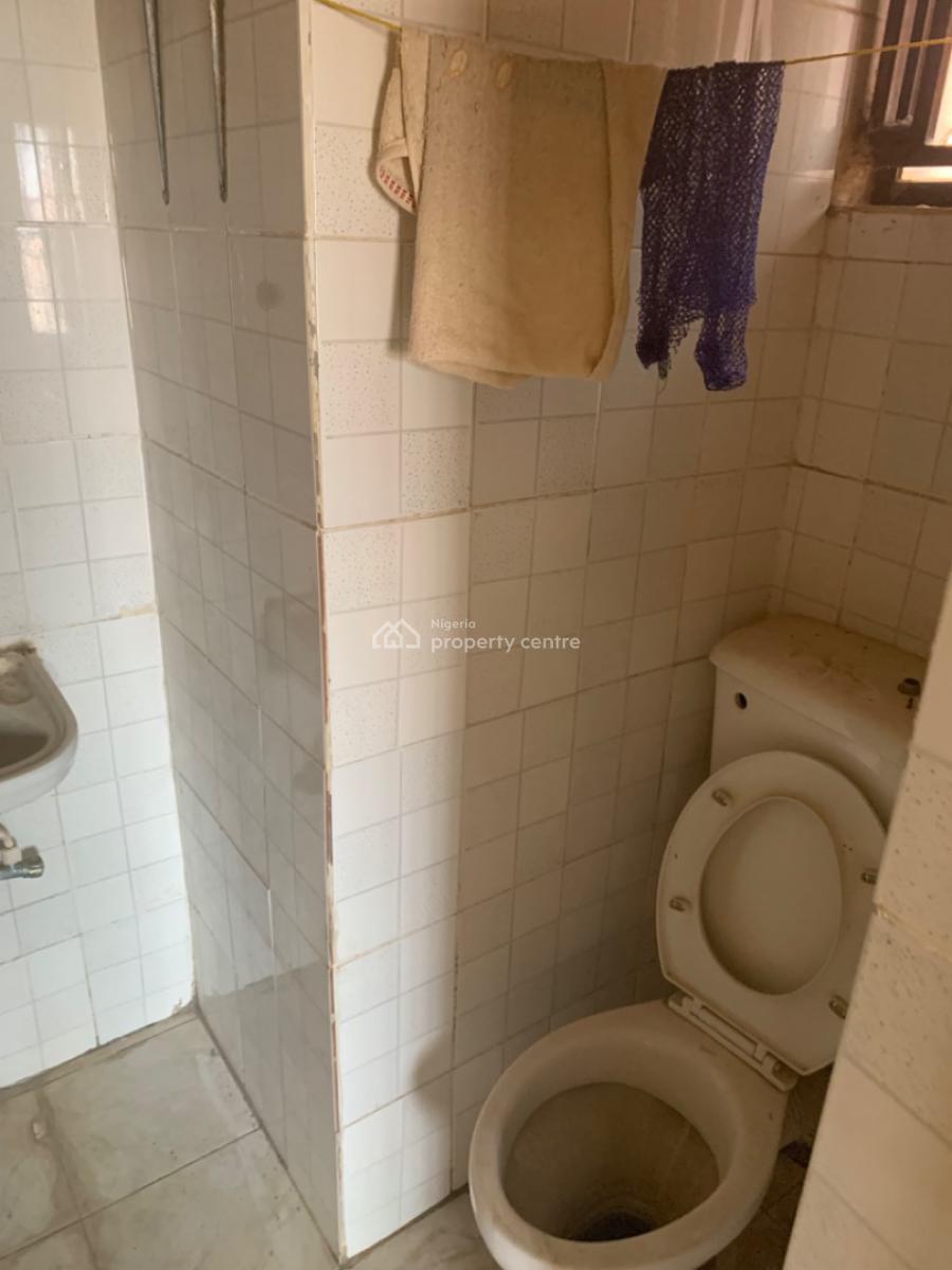 Spacious 2 Bedroom Flat, Apo Dutse, Apo, Abuja, Flat / Apartment for Rent