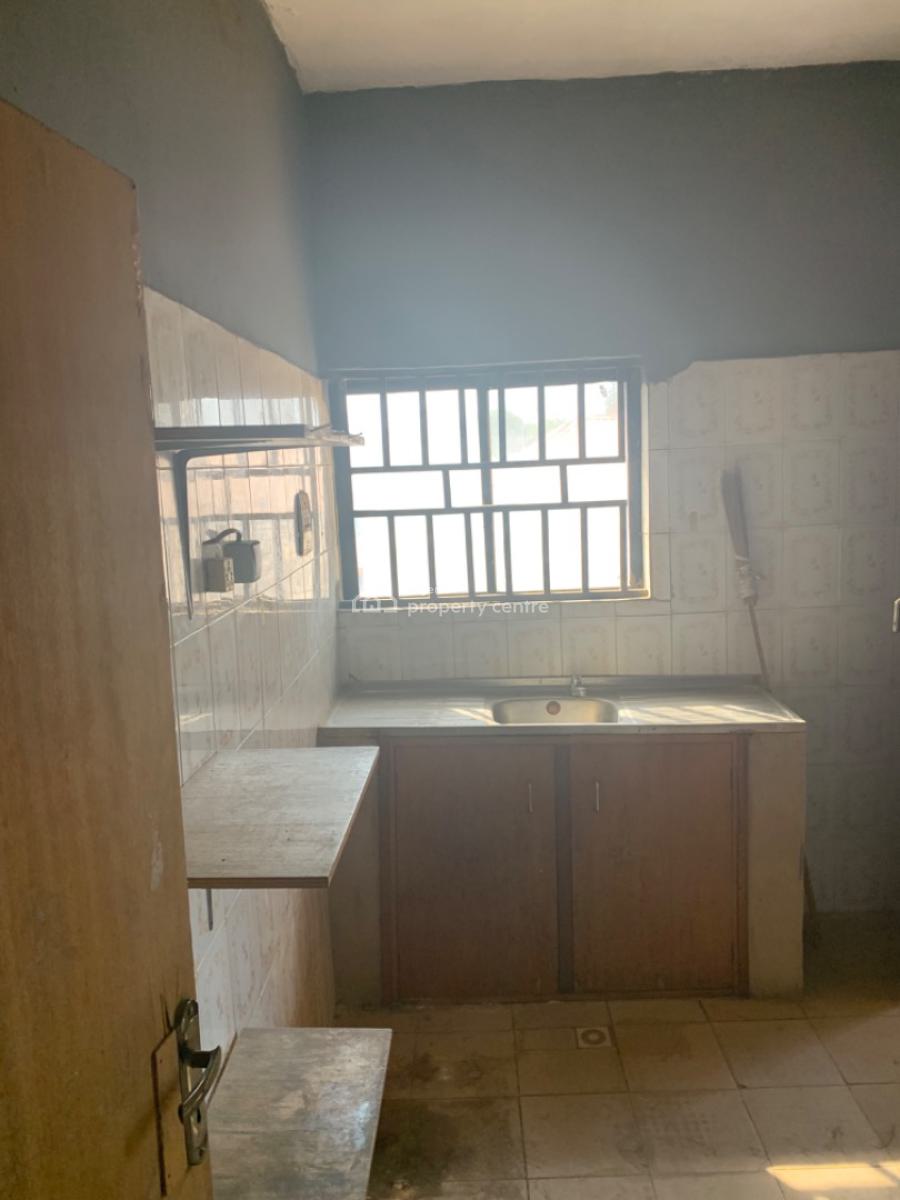 Spacious 2 Bedroom Flat, Apo Dutse, Apo, Abuja, Flat / Apartment for Rent