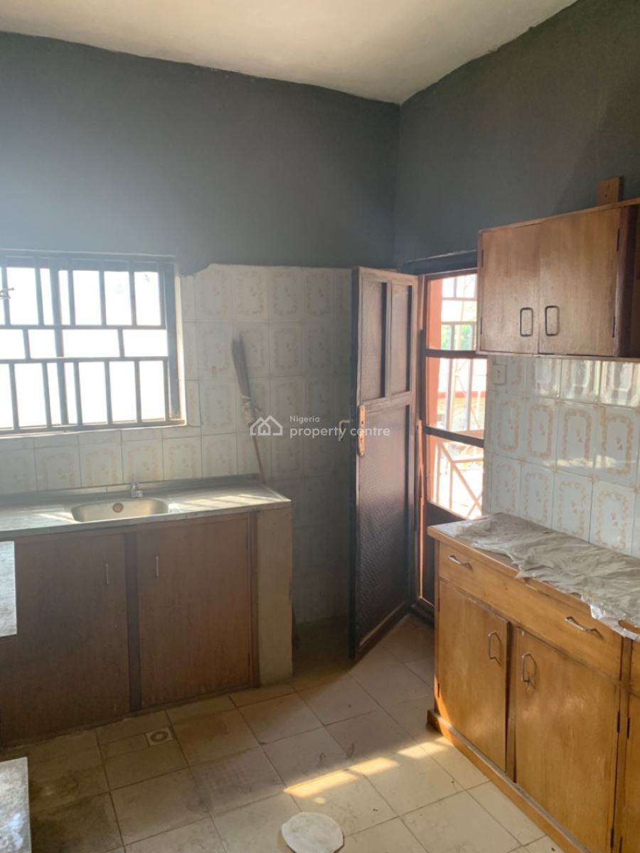 Spacious 2 Bedroom Flat, Apo Dutse, Apo, Abuja, Flat / Apartment for Rent