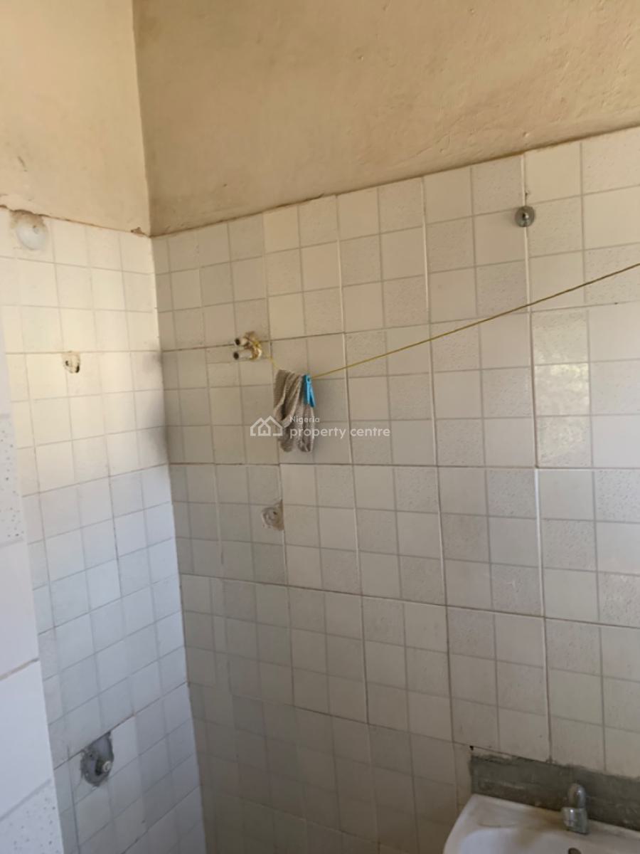 Spacious 2 Bedroom Flat, Apo Dutse, Apo, Abuja, Flat / Apartment for Rent