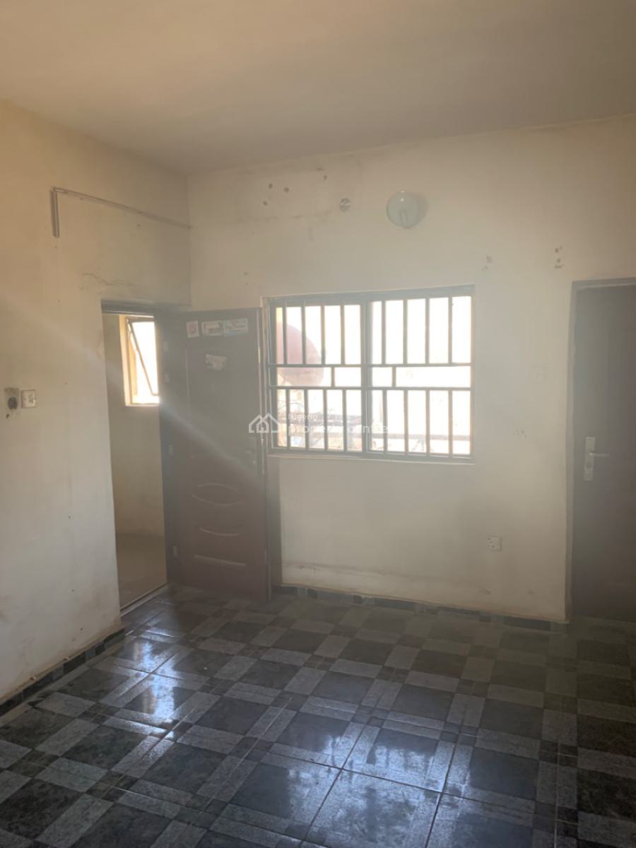 Spacious 2 Bedroom Flat, Apo Dutse, Apo, Abuja, Flat / Apartment for Rent