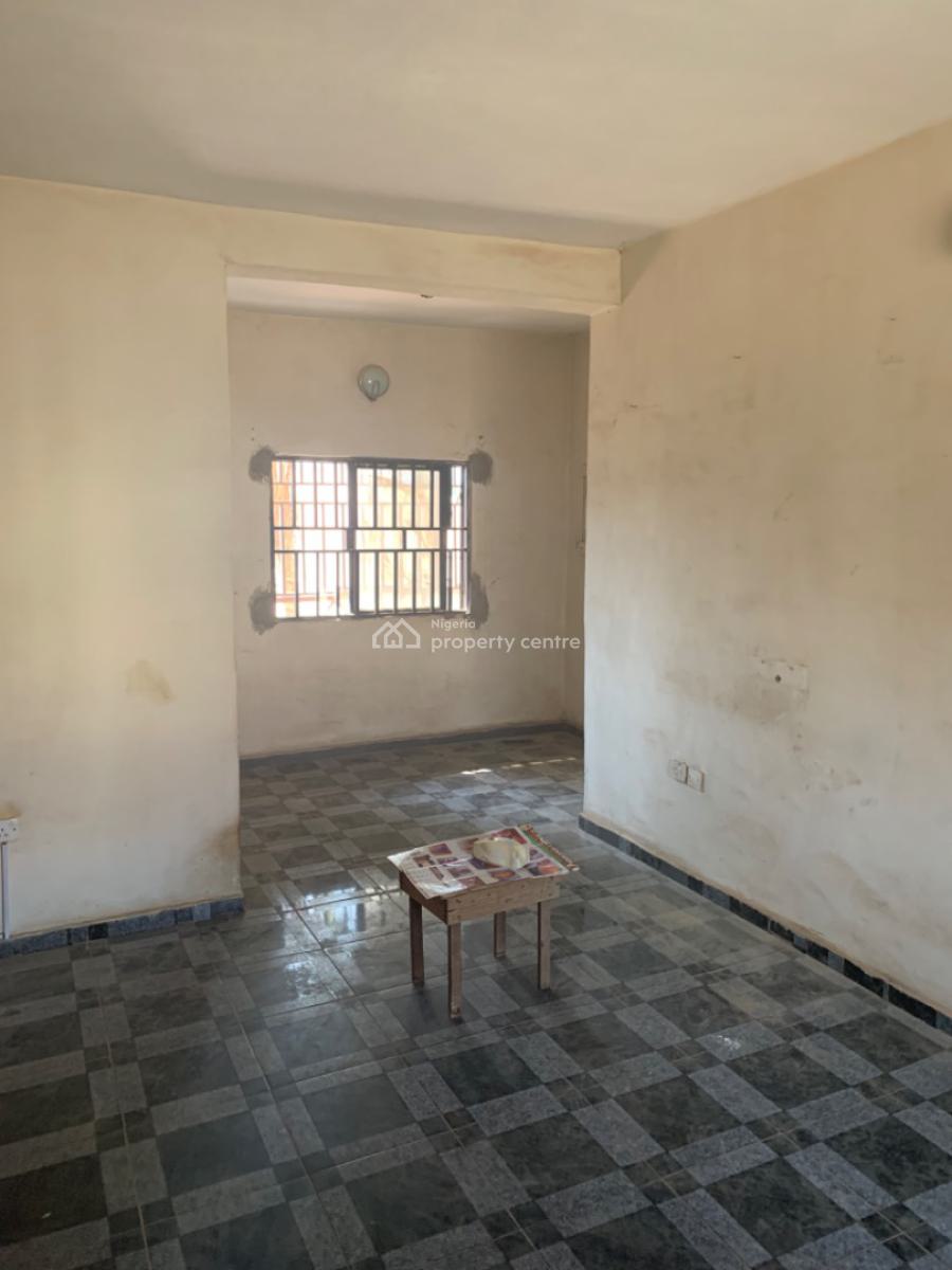 Spacious 2 Bedroom Flat, Apo Dutse, Apo, Abuja, Flat / Apartment for Rent
