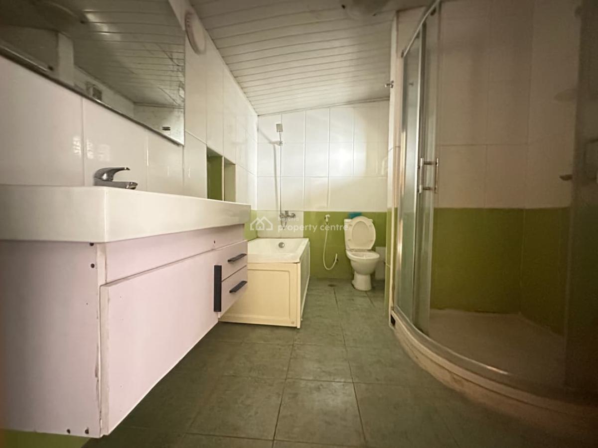 Spacious 4-bedroom Terrace Duplex, Lekki Phase 1, Lekki, Lagos, Terraced Duplex for Rent