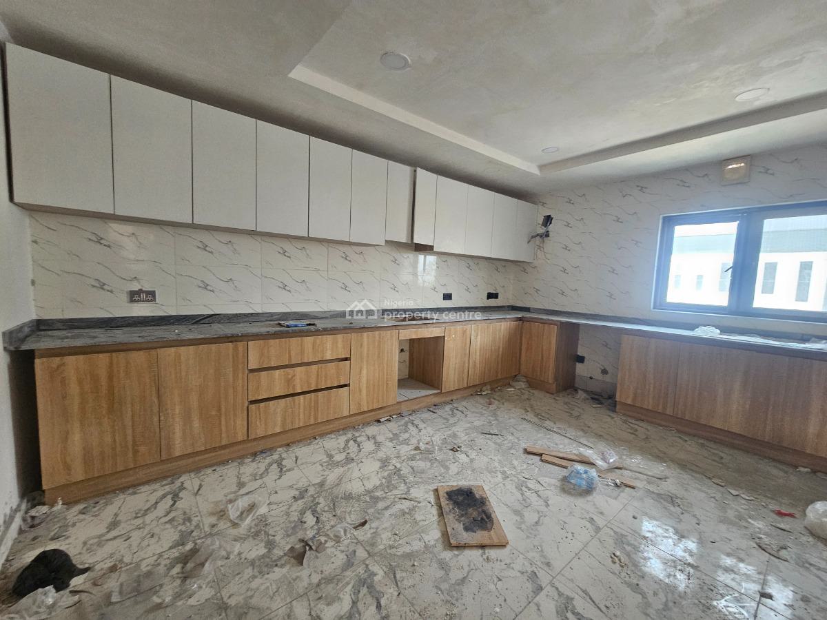 Serviced 3 Bedrooms Apartment with Bq, Lekki Phase 1, Lekki, Lagos, Flat / Apartment for Rent