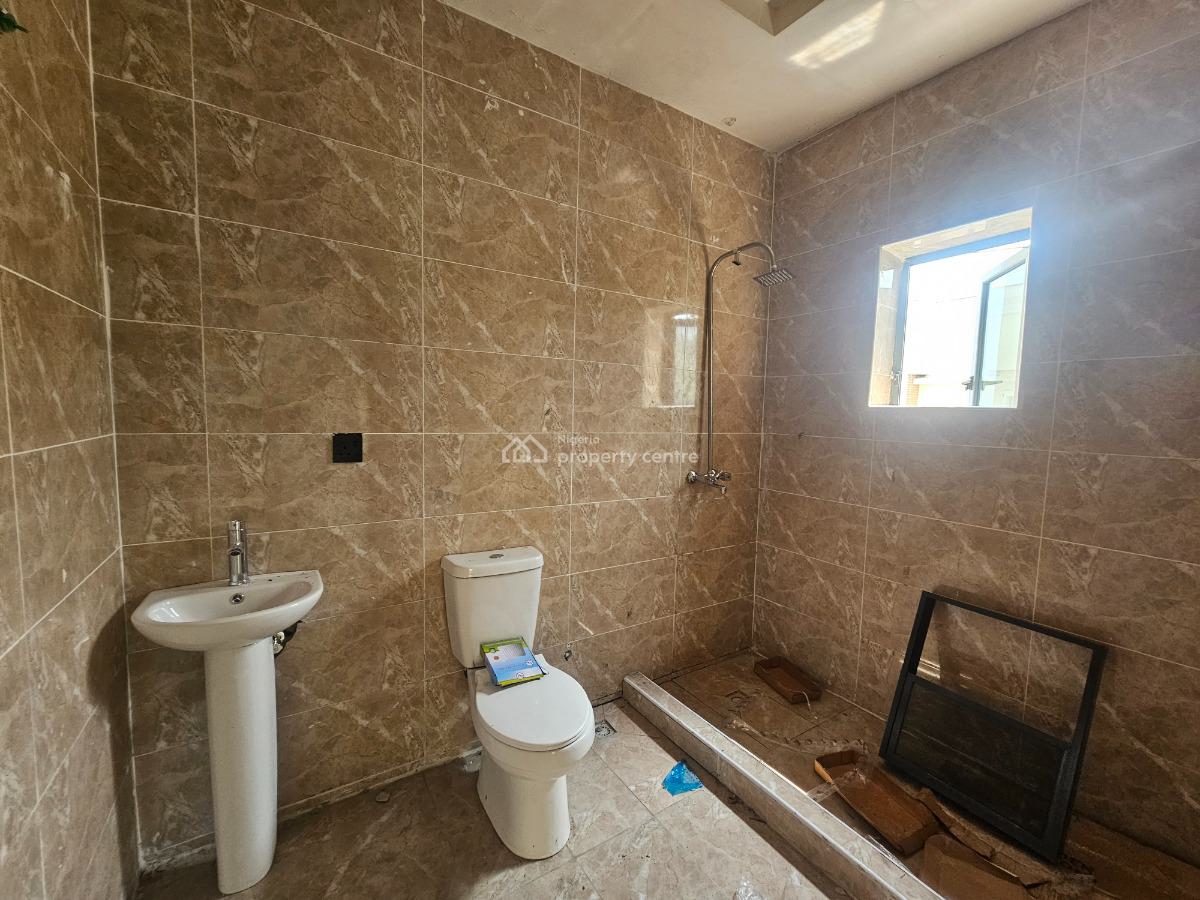 Serviced 3 Bedrooms Apartment with Bq, Lekki Phase 1, Lekki, Lagos, Flat / Apartment for Rent