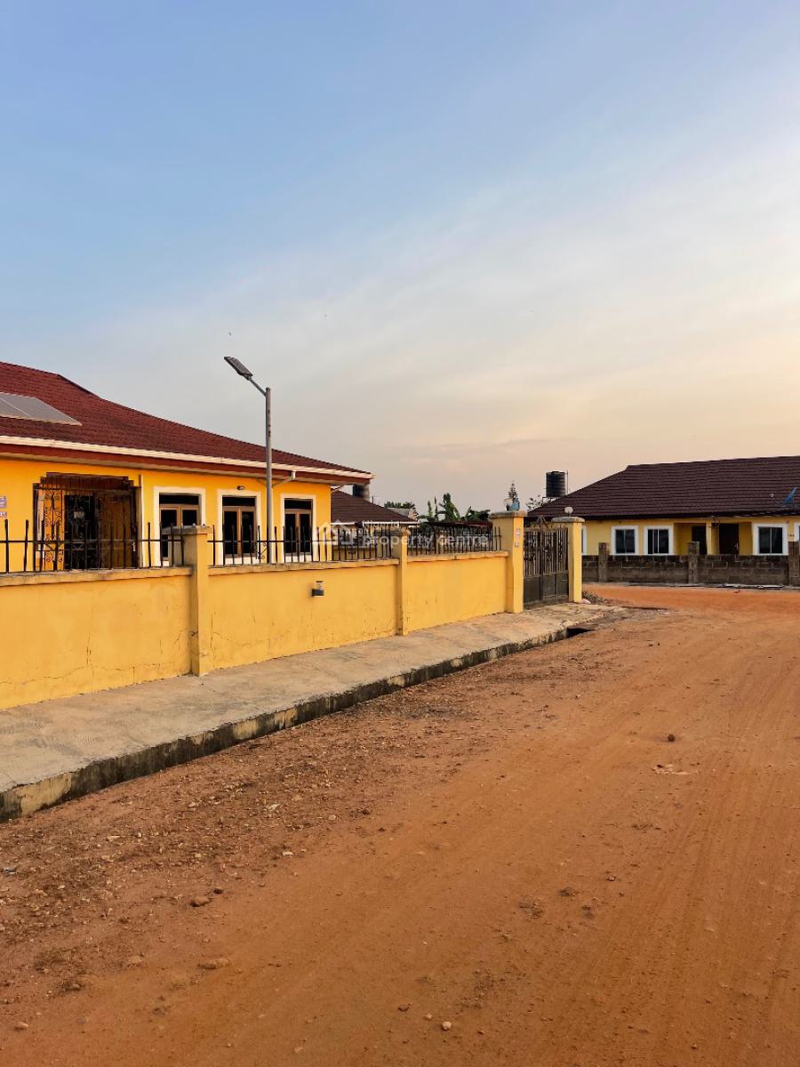 Luxury 3 Bedroom with 4 Toilets, Borehole, Gerald Roof, Sunshine Garden Estate Oba Ile, Akure, Ondo, Detached Bungalow for Sale