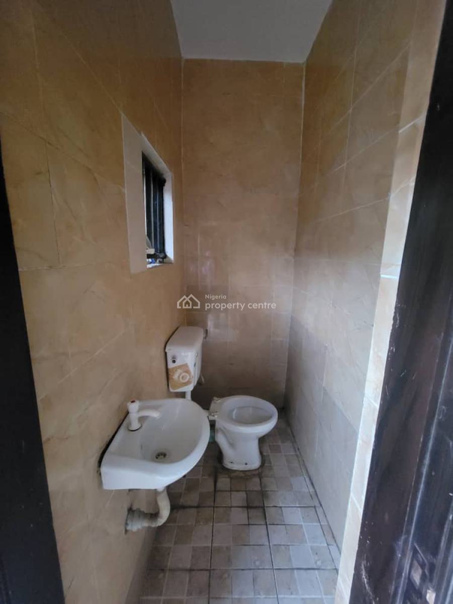 Serviced Bq, Off Adeogun, Victoria Island (vi), Lagos, Flat / Apartment for Rent