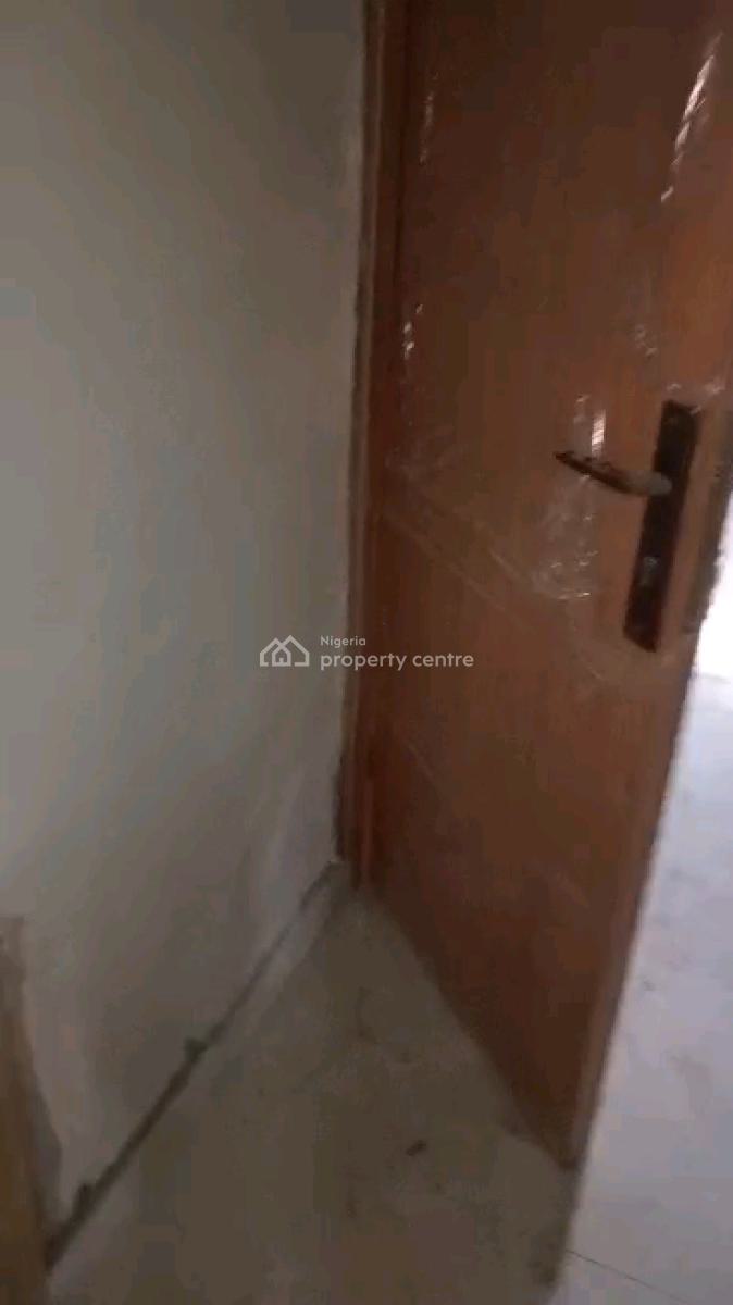 Newly Built N Modern 5 Units 2 Bedroom Up N Ground Flats, Ayodele Okeowo Street, Soluyi, Gbagada, Lagos, Flat / Apartment for Rent