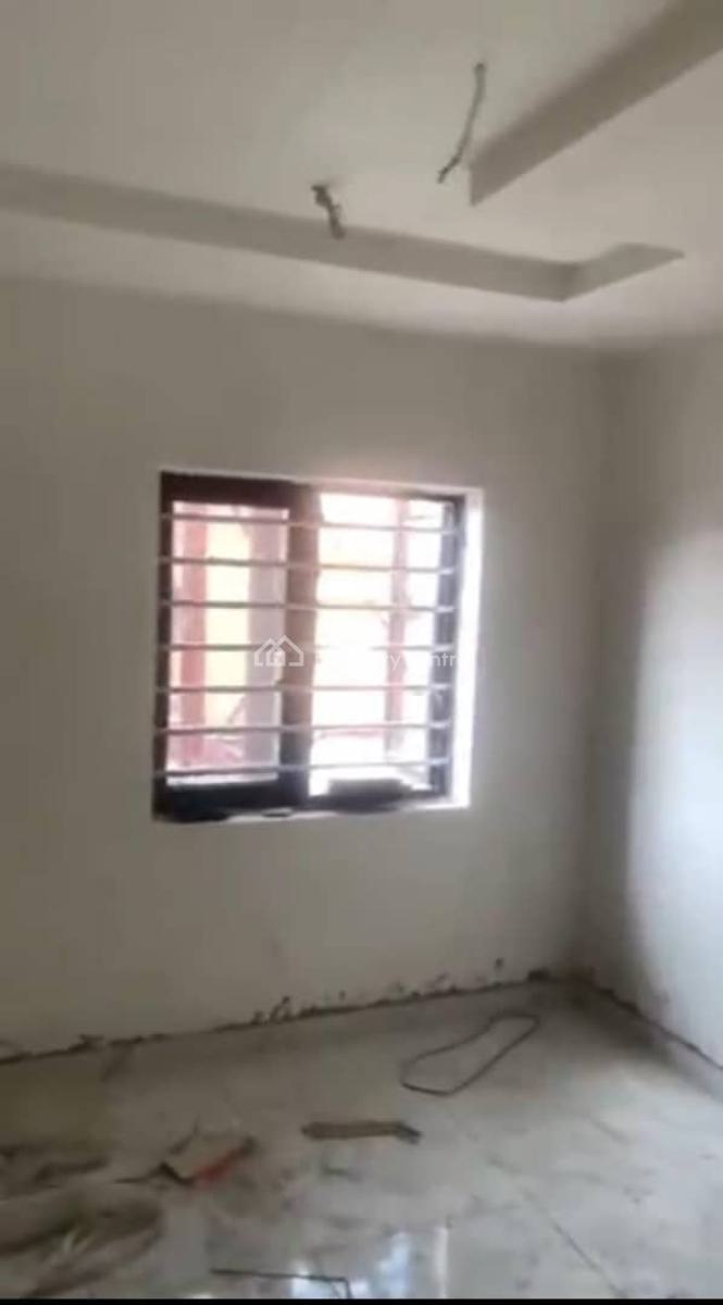 Lovely 2bedroom Flat, Off Kilo Bustop Ikate, Surulere, Lagos, Flat / Apartment for Rent