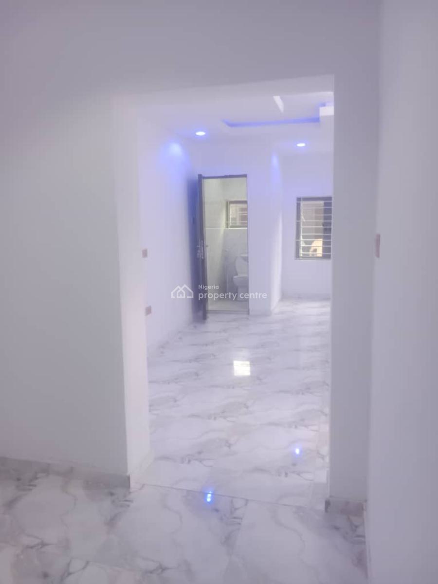 Newly Built 2 Bedroom Flat with Pop in a Secured Axis, Anthony, Maryland, Lagos, Flat / Apartment for Rent