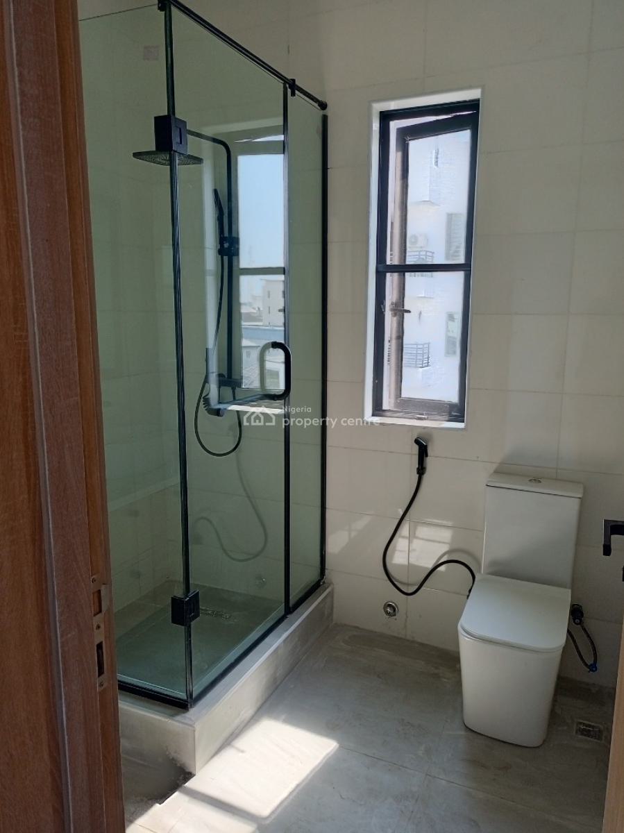 Extra Large 2bedroom with Bq Pool Elevator 24hours Light, Lekki Phase 1, Lekki, Lagos, Flat / Apartment for Sale