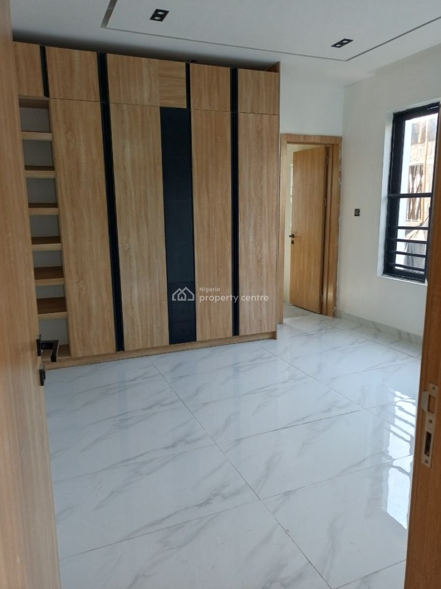 Extra Large 2bedroom with Bq Pool Elevator 24hours Light, Lekki Phase 1, Lekki, Lagos, Flat / Apartment for Sale