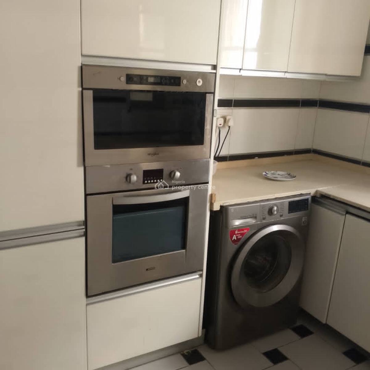 2  Bedroom  Apartment  in a Gated Environment, Spar Road, Ikate, Lekki, Lagos, Flat / Apartment for Rent