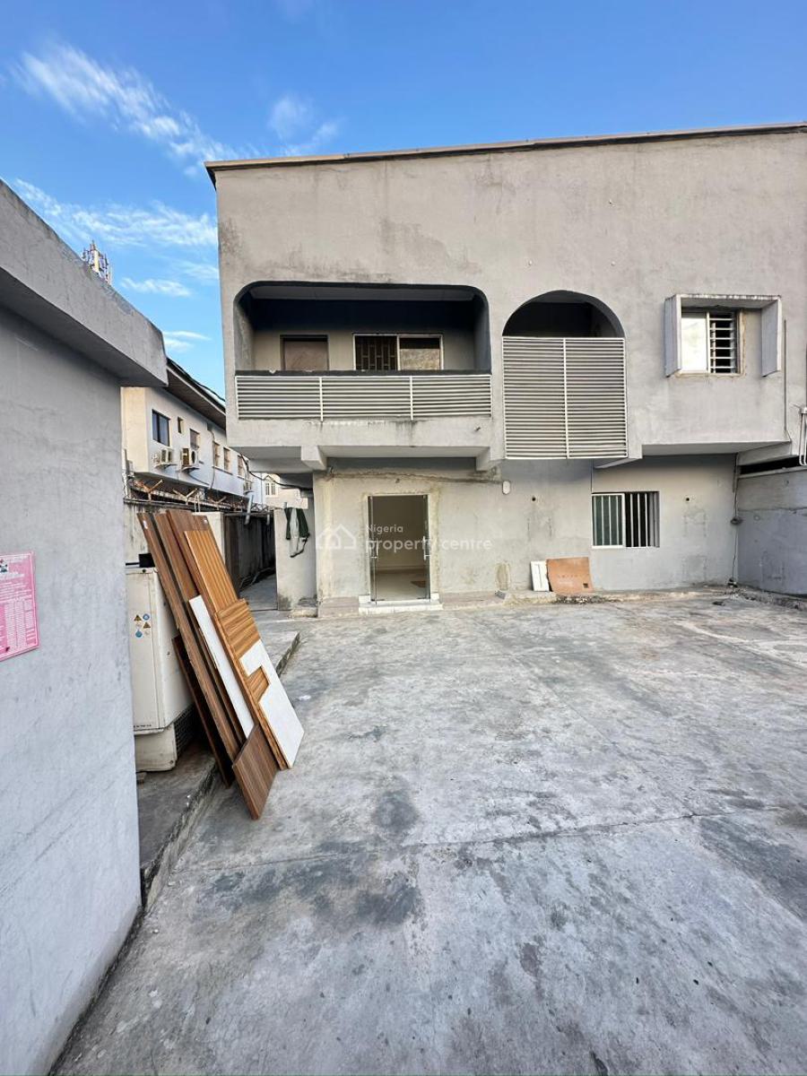10 Rooms Commercial Semi-detached Building with 2 Spacious Rooms Bq, Lekki Phase 1, Lekki, Lagos, Commercial Property for Rent